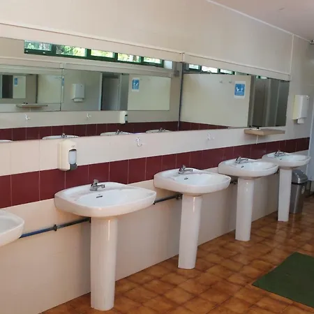 Hotell Aldea Guntin Camping Caniza 2*